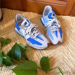 Excellent used condition New Balance 327s size 6